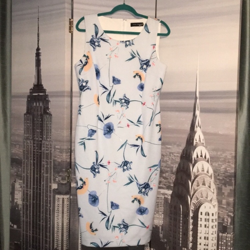 🎈SALE🎈 Ivanka Trump Blue Floral Fitted Dress